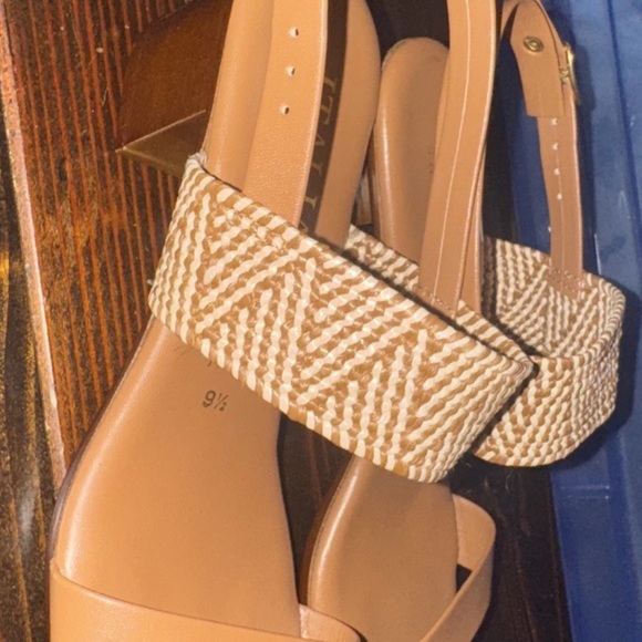 Italian Shoemakers Brown and Cream Sandals - Picture 4 of 5